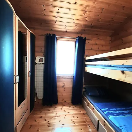 Fuer 4 Personen Mit Pool Auf Grossem Grundstueck 度假居 *